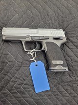 HECKLER & KOCH H&K USP .40 - 2 of 6