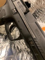 SMITH & WESSON M&P40 M2.0 - 8 of 13