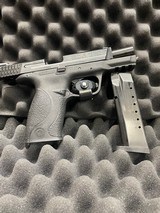 SMITH & WESSON M&P 40 - 4 of 4