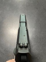 HECKLER & KOCH USP - 3 of 3