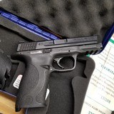 Smith & Wesson M&P40 - 3 of 4