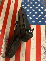 GLOCK 17 g17 gen 3 - 6 of 7