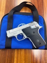 SMITH & WESSON 2213 - 1 of 2