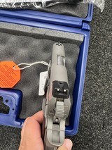 COLT 1911 LIGHTWEIGHT DEFENDER - 4 of 7