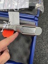 COLT 1911 LIGHTWEIGHT DEFENDER - 6 of 7