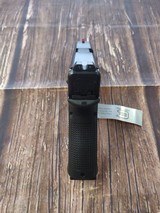 GLOCK 19m g19m fbi with Ameriglow night sights (Remanufactured) - 5 of 6