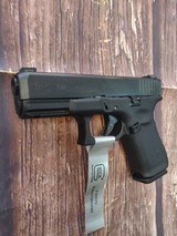 GLOCK 19m g19m fbi with Ameriglow night sights (Remanufactured) - 2 of 6