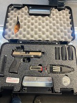 Smith & Wesson M&P 9 - 2 of 4