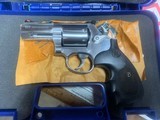 SMITH & WESSON 686 PLUS - 1 of 9