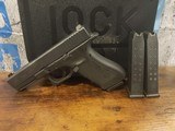 Glock G22 Gen 4 - 2 of 8