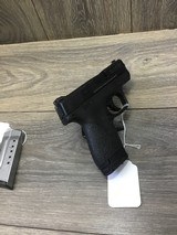 SMITH & WESSON M&P 9 sheild - 2 of 4