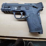 SMITH & WESSON 380 Shield EZ M2.0 - 2 of 4
