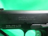 SMITH AND WESSON SW1911 PRO SERIES - 4 of 6