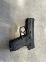 SMITH & WESSON M & P 9 Shield 9MM LUGER (9X19 PARA) - 2 of 2