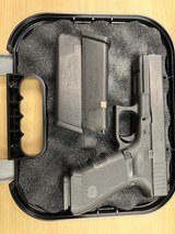 GLOCK G22 GEN4 - 2 of 3