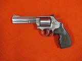 SMITH & WESSON MODEL 686-6 - 2 of 2