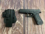 GLOCK 17 G17 gen 4 AMERIGLO sights TALON Grips with holster - 1 of 7