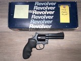SMITH & WESSON 586 - 1 of 5