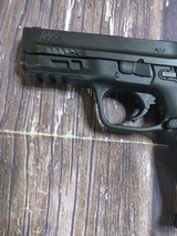 SMITH & WESSON M&P 9 M2.0 Full size - 2 of 6