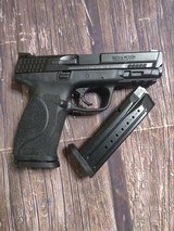 SMITH & WESSON M&P 9 M2.0 Full size - 1 of 6