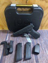 GLOCK 22 G22 GEN 4 (Remanufactured) - 1 of 7