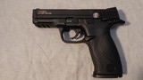 SMITH & WESSON M&P 22 CA - 2 of 7