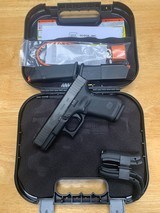 GLOCK 19 GEN 5 - 1 of 3