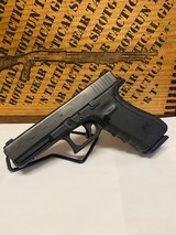 GLOCK 22 G22 GEN 4 .40 (Night Sights) POLICE TRADE IN - 2 of 3