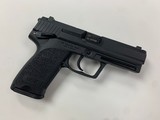 HECKLER & KOCH USP V2 - 2 of 3