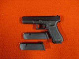 GLOCK 17 GEN 5 - 2 of 4