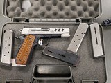SMITH & WESSON SW1911 PERFORMANCE CENTER - 1 of 2