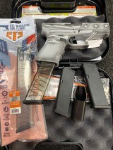 GLOCK 19 G19 BATTLE WORN FLAG 31 RND MAGAZINE - 5 of 5
