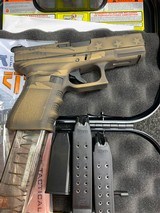 GLOCK 19 G19 BATTLE WORN FLAG 31 RND MAGAZINE - 3 of 5