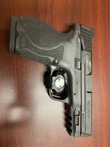 SMITH & WESSON M&P 40 2.0 - 2 of 4