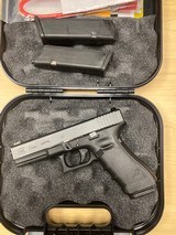 GLOCK 22 G22 GEN 4 (Night Sights) - 1 of 3