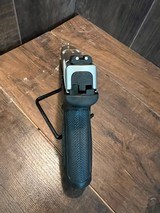 SMITH & WESSON SD40VE - 3 of 4