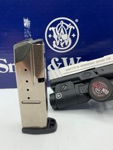SMITH & WESSON SD 40 VE Crimson Trace Rail Master - 6 of 7