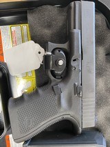 GLOCK 19 GEN4 - 1 of 4