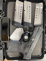 SMITH & WESSON M&P 9 SHIELD - 1 of 4