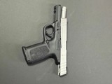 SMITH & WESSON SD40 VE - 2 of 4