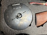 AUTO-ORDNANCE MODEL OF 1927 A1 THOMPSON SEMI-AUTOMATIC CARBINE 100 ROUND DRUM AND GUITAR CASE - 7 of 7