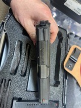 HECKLER AND KOCH P30 V3 - 3 of 4