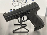 HECKLER & KOCH P2000 V2 - 1 of 4