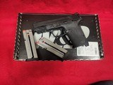 SMITH & WESSON M&P 9 Sheild EZ M2.0 - 1 of 6
