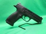 SMITH & WESSON M&P40 - 1 of 7