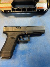 GLOCK g17 gen 4 night sights - 2 of 5