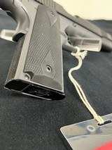 Kimber Custom LW (Shadow Ghost) 1911 - 3 of 4