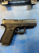 GLOCK 19 G19 Gen 4 (with night sights) - 2 of 5