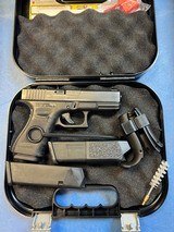 GLOCK 19 G19 Gen 4 (with night sights) - 1 of 5