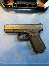 GLOCK 19 G19 Gen 4 (with night sights) - 3 of 5